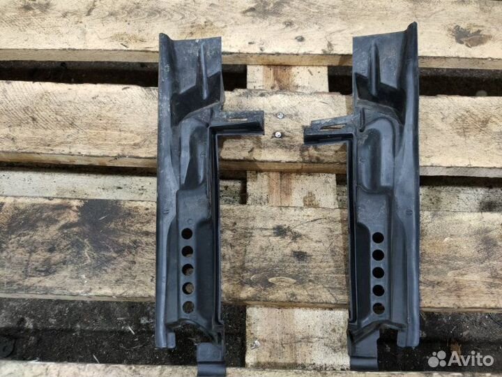 Водосток Bmw 5 E60 N52B30 2005