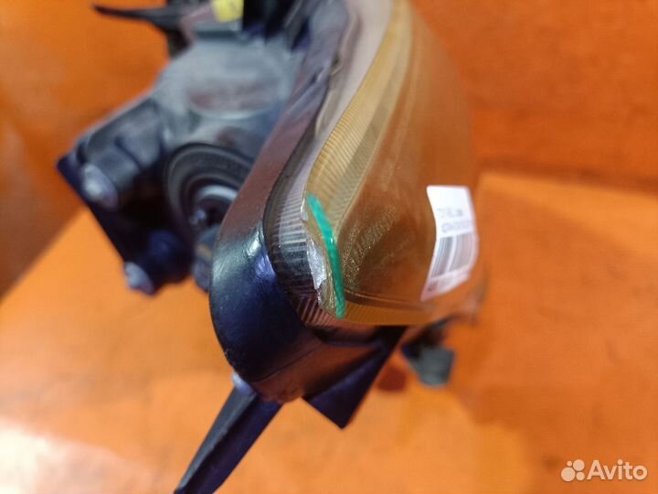 Фара правая Toyota Vellfire ANH20W