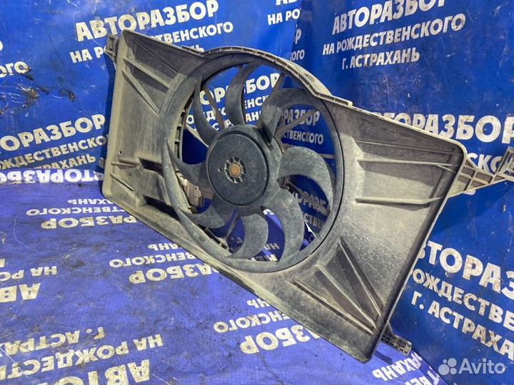 Диффузор с вентилятором Ford Focus 3 хэтчбек 2013