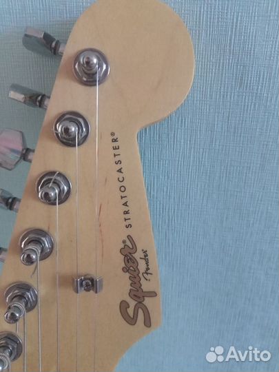 Электро гитара (stratocaster fender squier)