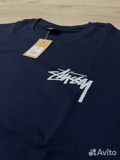 Футболка Stussy темно-синяя с ярким принтом