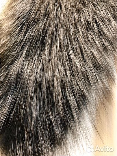 Новый кардиган,размер 48,с нат.мехом