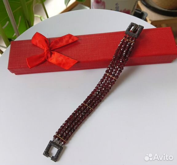Браслет с гранатом