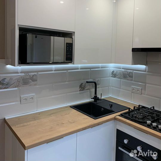 Кухня Леона 1,57 х 1,95 м/ планировка для хрущевок