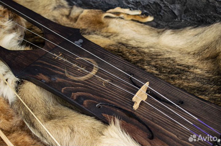 Бас-Тальхарпа Тор с магическим символом