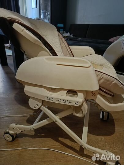 Люлька - стульчик Combi Fealettо Auto Swing 220V