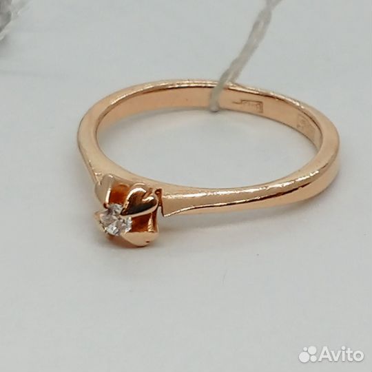 Кольцо с синтетическим камнем Золото