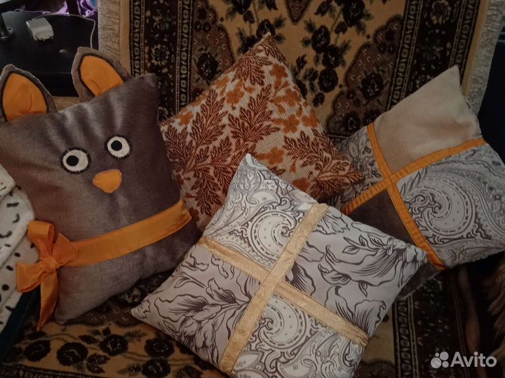 Подушечки для дивана новые