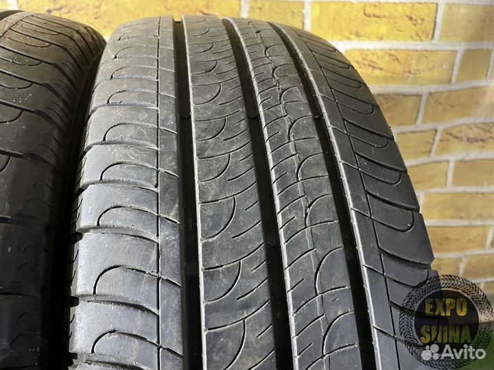 Goodyear EfficientGrip 215/60 R17C 107H