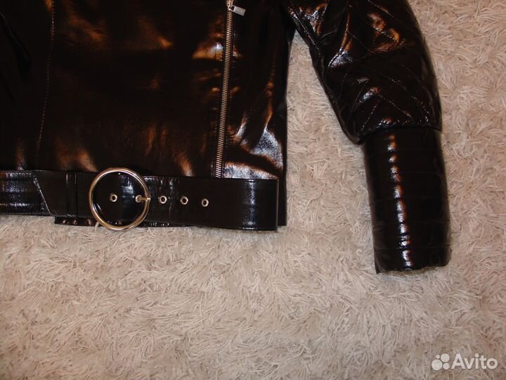 Дизайнерская косуха из лаковой итальянской кожи