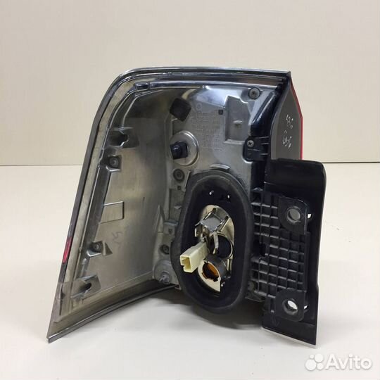 Б/У Б/У Фонарь задний наружный правый 8155160880