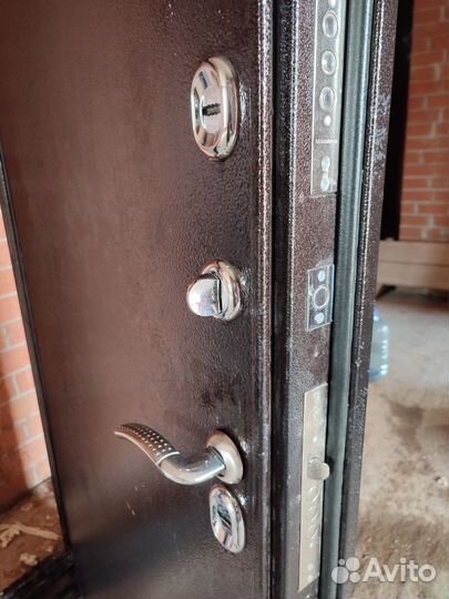 Дверь входная металлическая с терморазрывом бу