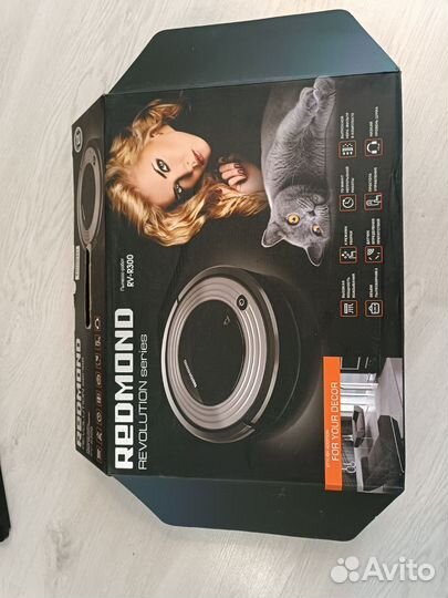 Робот-Пылесос Redmond RV-R300