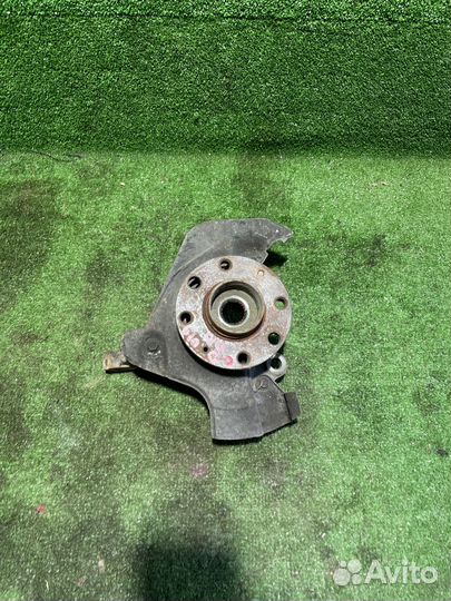 Правый поворотный кулак opel corsa d