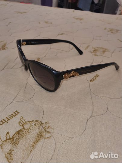 Солнцезащитные очки женские брендовые