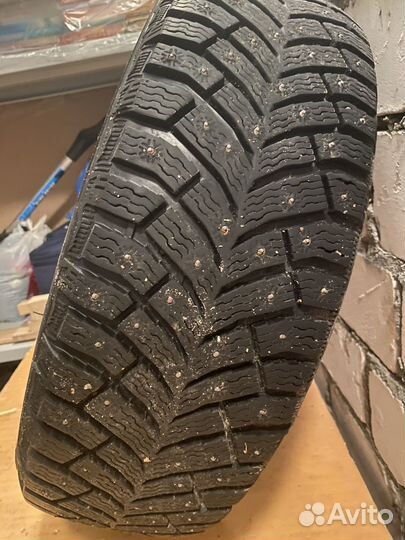 Michelin X-Ice North 4 195/60 R15
