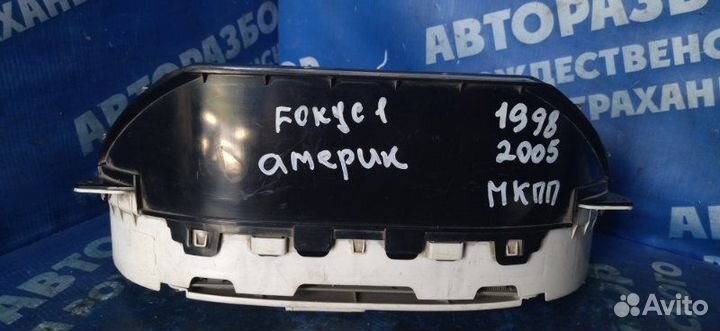 Панель приборов Ford Focus 1 седан eydk 2004