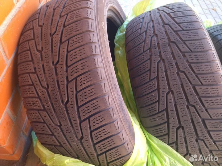 Nokian Tyres Hakkapeliitta R 215/55 R17 98R