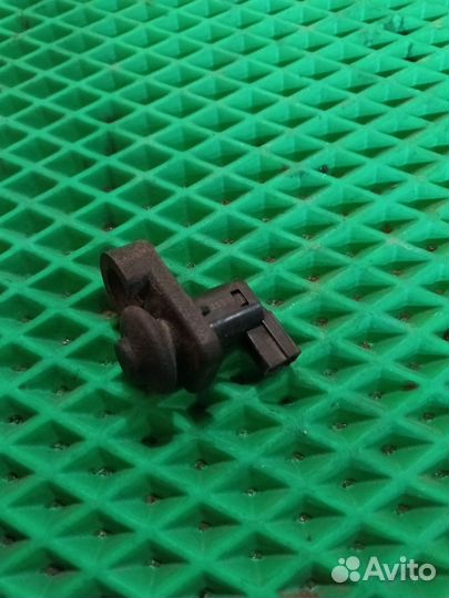 Концевик двери задний правый Nissan Maxima A33