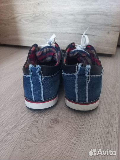 Кроссовки р.43