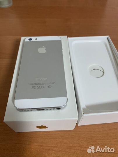 Телефон iPhone 5s