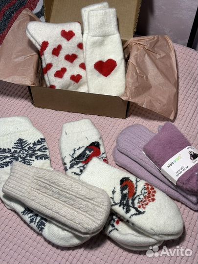 Подарочный набор для женщин варежки и носки