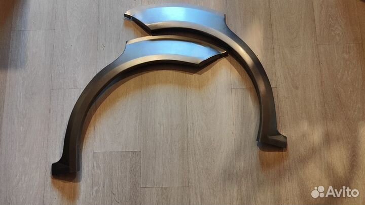 Задние арки Toyota Mark II (X90) комплект