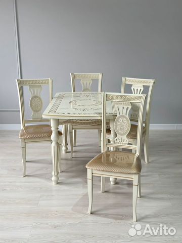 Кухонный стол и стулья «Квадрат» 8
