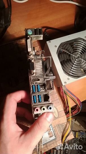 Материнская плата 1151 с процессором i3 и памятью