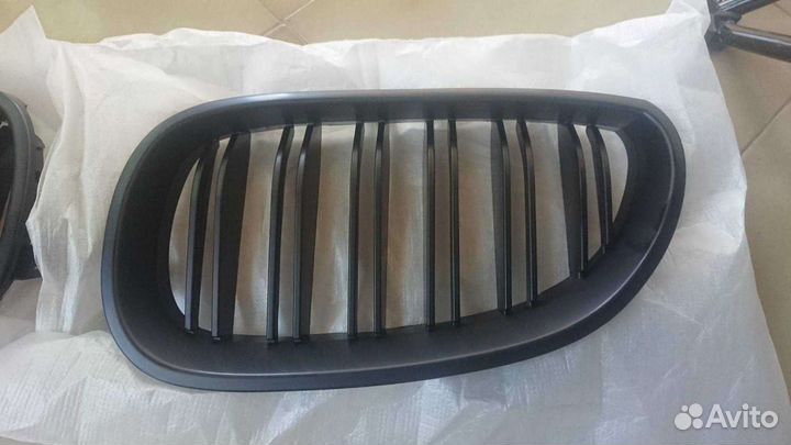 Ноздри решетка bmw e60 черные