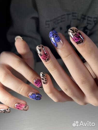 Маникюр и педикюр