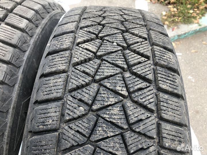 Bridgestone Blizzak DM-V2 225/60 R18