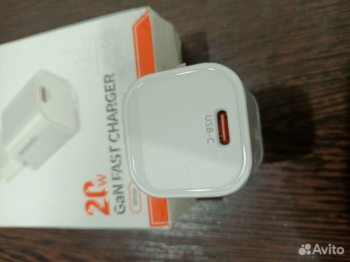 Зарядное устройство для iPhone
