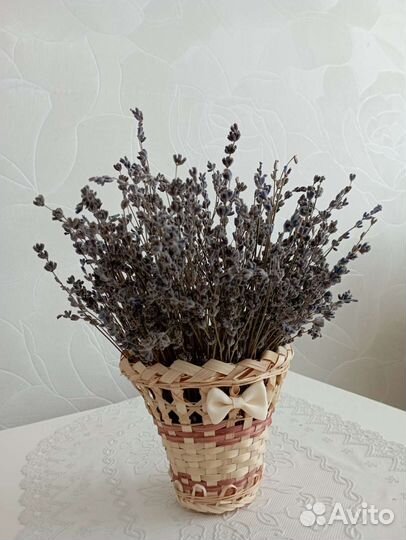 Букет в корзинке из крымской лаванды