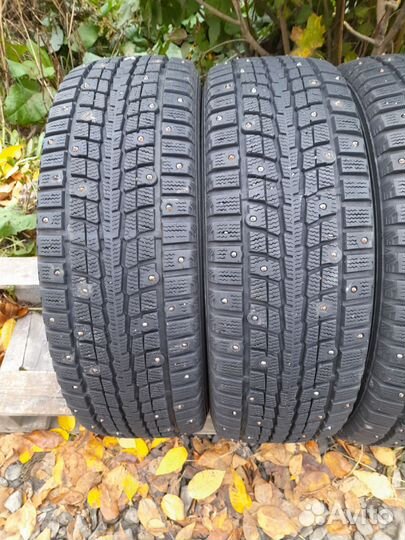 Dunlop SP Winter Ice 01 205/60 R16 92T