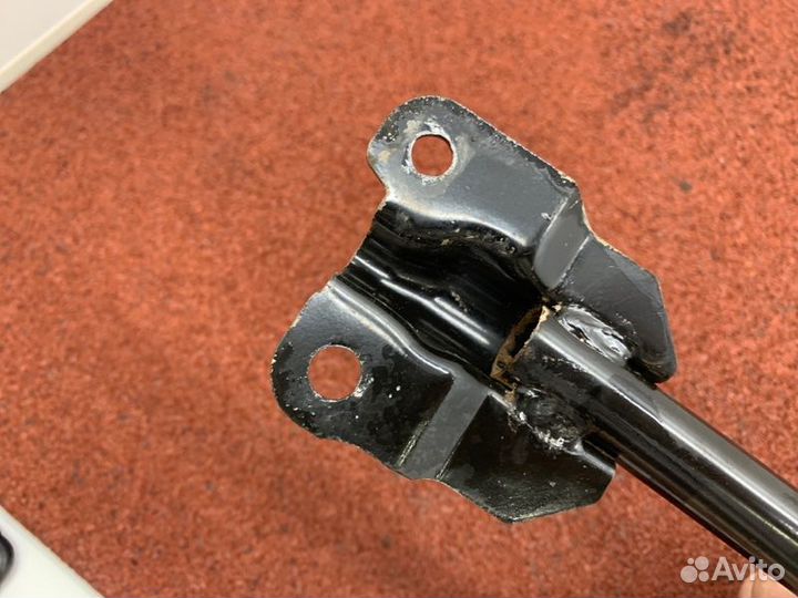 Кронштейн передней панели Ford Transit 8 MK8