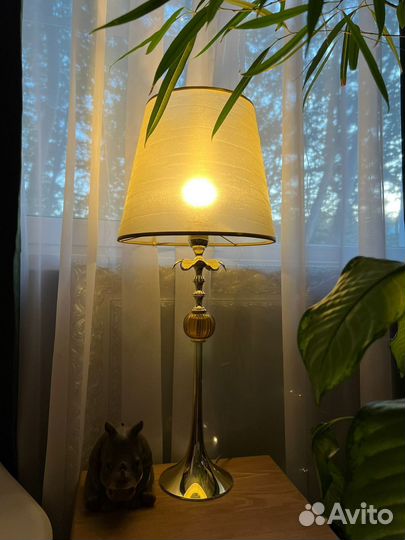 Лампа настольная дизайнерская
