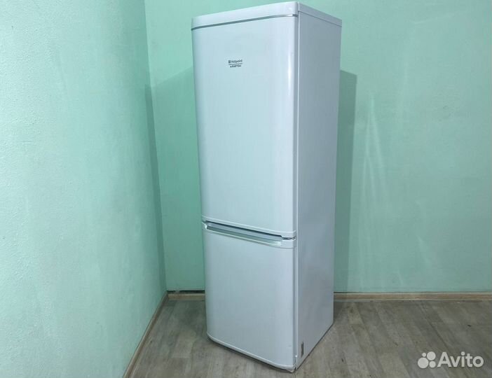 Холодильник Hotpoint-ariston