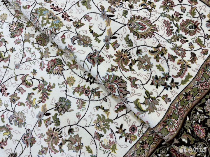 Ковер 2х4 новый, классический