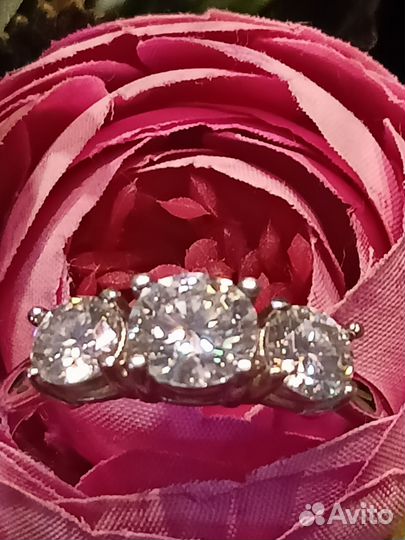 Кольцо с бриллиантом (муассанитом)