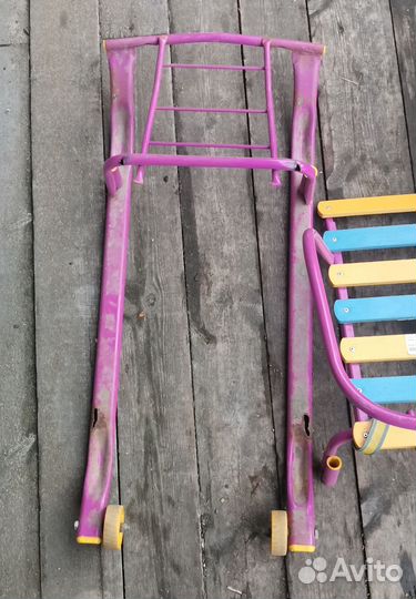 Отдам детские санки (нужен ремонт)