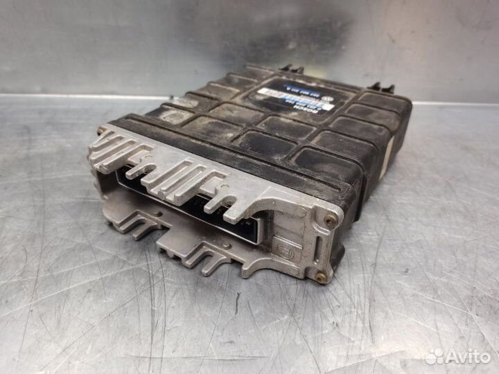 Блок управления двигателем Volkswagen Passat B3