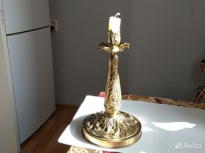 Старинный подсвечник, состояние нового