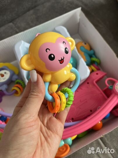 Музыкальный мобиль на кроватку