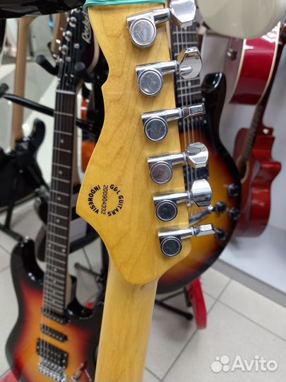 Электрогитара G&L Tribute Legacy HB 3-Tone