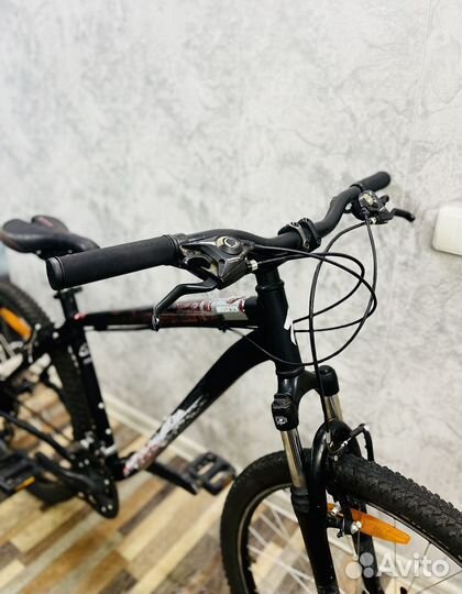 Горный велосипед Specialized Hardrock
