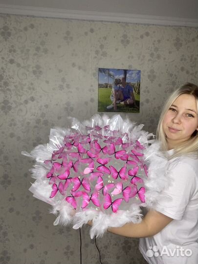 Подарок на 8 марта: Светящийся букет из бабочек