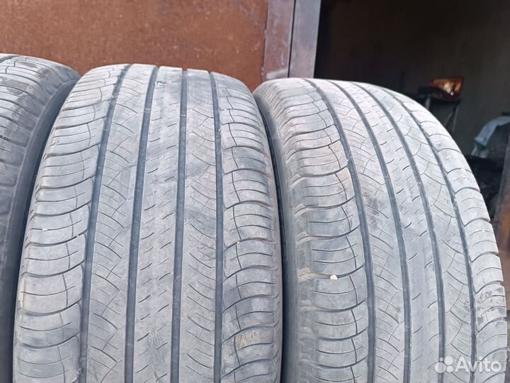 Michelin Agilis 235/55 R17 79R