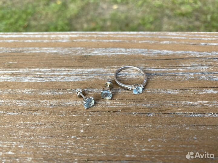 Комплект серьги и кольцо с топазом