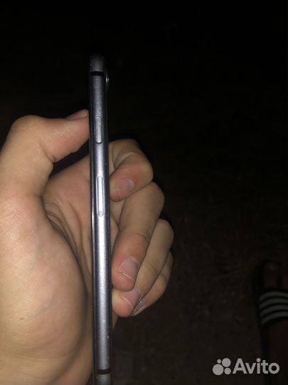 Телефон iPhone 8 64 gb